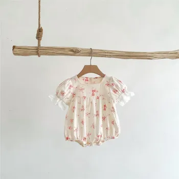 Корейский Летний комбинезон для маленьких девочек 2023 года, боди, модный Кружевной комбинезон с короткими рукавами и цветочным принтом для новорожденных девочек