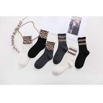3 пары корейской версии Индивидуальность Модные носки с высокой талией средней длины Носки с леопардовым принтом Женские хлопчатобумажные носки