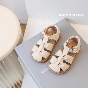 Eu18-30 Летние сандалии для девочек в новом стиле, дышащая пляжная обувь для малышей 1-3 лет, кожаная обувь принцессы на плоской подошве для девочек 1
