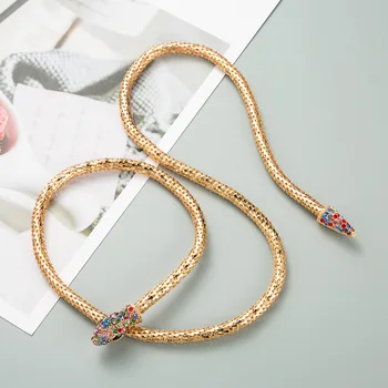 2023 Модная цепочка выдалбливают ожерелье Женщины Сплав Горный хрусталь Персонализированное легкое ожерелье