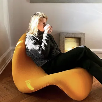 Скандинавский дизайнерский ленивый диван-шезлонг Ins Celebrity Tongue Sofa Chair В постмодернистской модельной комнате для проживания в семье